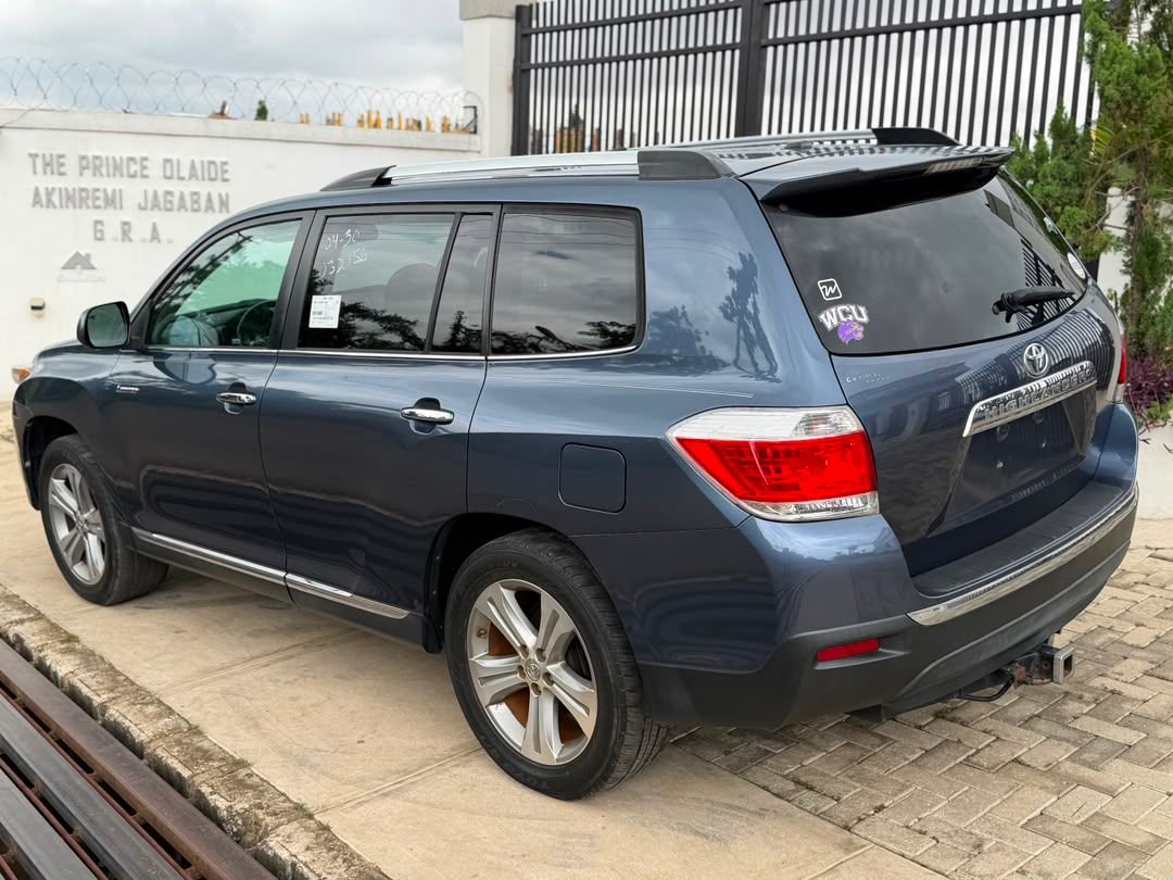 PELSAUTOS's tweet photo. 🔥🔥🔥NEWLY ARRIVED TOYOTA HIGHLANDER 2012 MODEL
FULLY LOADED
💯ACCIDENT FREE
LIMITED EDITION
THUMB-START,
LEATHER SEAT INTERIOR,
OPEN ROOF, MIDDLE BACK DVD SCREEN,
3 ROW SEAT
AVAILABLE FOR IMMEDIATE INSPECTION AND PAYMENT
20,500,000
07032328559 https://t.co/GaA3u8QQoV