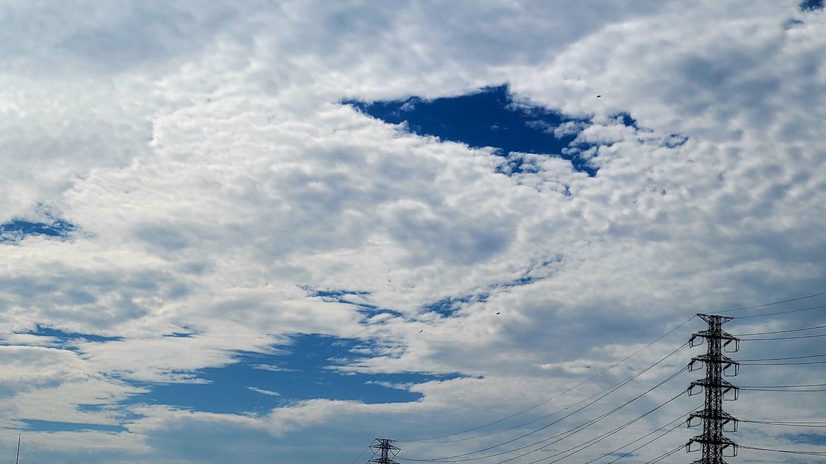 hirozephyrus's tweet photo. 素敵な空と雲✨ https://t.co/T97XNeXOoB