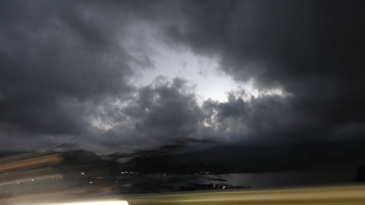 devamitrapanda's tweet photo. #myrandomclicks #Pavanalake Beauty Evening time https://t.co/bZdlDKH0Kt