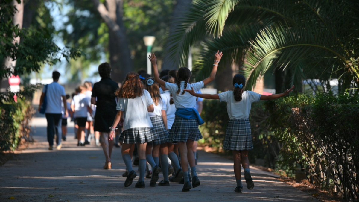 JesuitasESP's tweet photo. Cerca de 100.000 estudiantes inician el curso en @educsi. 8.500 profesionales forman parte de una red integrada por 67 centros, otros proyectos educativos en España y dos colegios en Portugal.
https://t.co/dgNBFLktDs https://t.co/vo4nwNzcAE