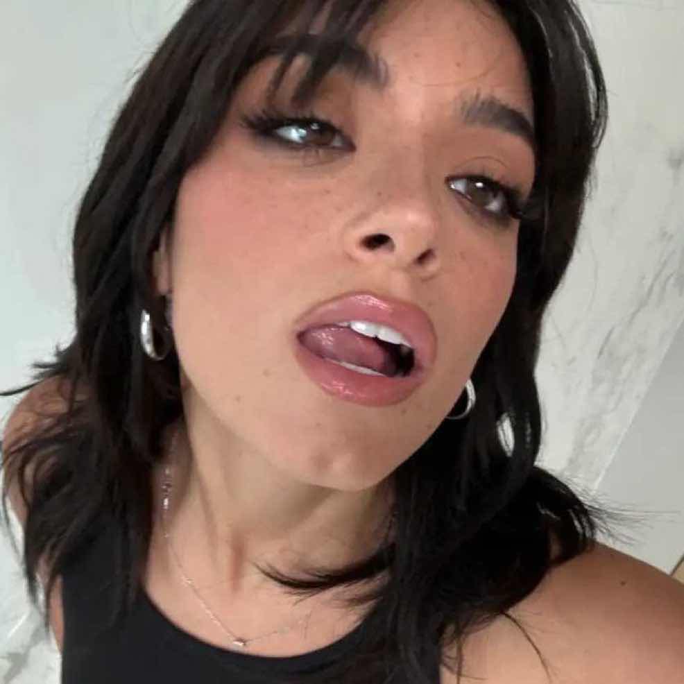 wonkycvdd's tweet photo. i go to sleep looking at porn, i wake up looking at porn. life is good!! https://t.co/VmndBsA1oB