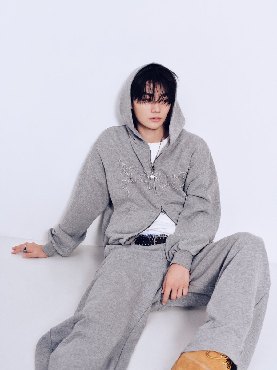 WEGO_press's tweet photo. AUTUMN IT ITEMS meets #WILDBLUE 
~ZIP PARKA~
#鈴陽向 #HINATA 
ｰｰｰｰｰｰｰｰｰｰ
◻︎ブリーチダメージアップリケZIPパーカー

https://t.co/m4gK47uoLk
ｰｰｰｰｰｰｰｰｰｰ
@wildblue_ykme 
#WEGO #ZIPパーカー https://t.co/bwCZfNW1ht