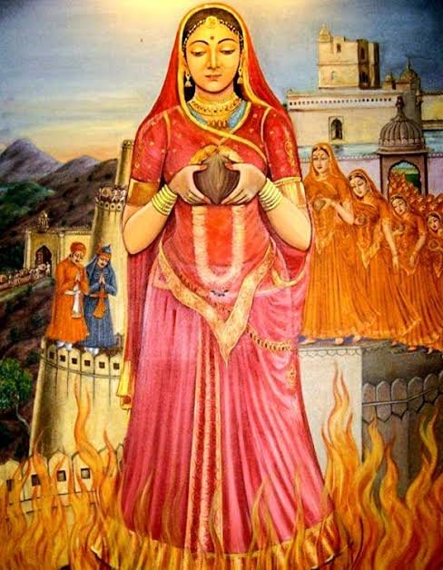 CuteAaruhi4's tweet photo. Women who protected themselves from Islamic invaders:-

Our mothers 👇                         their mothers 👇 https://t.co/DMPvPvoAjK