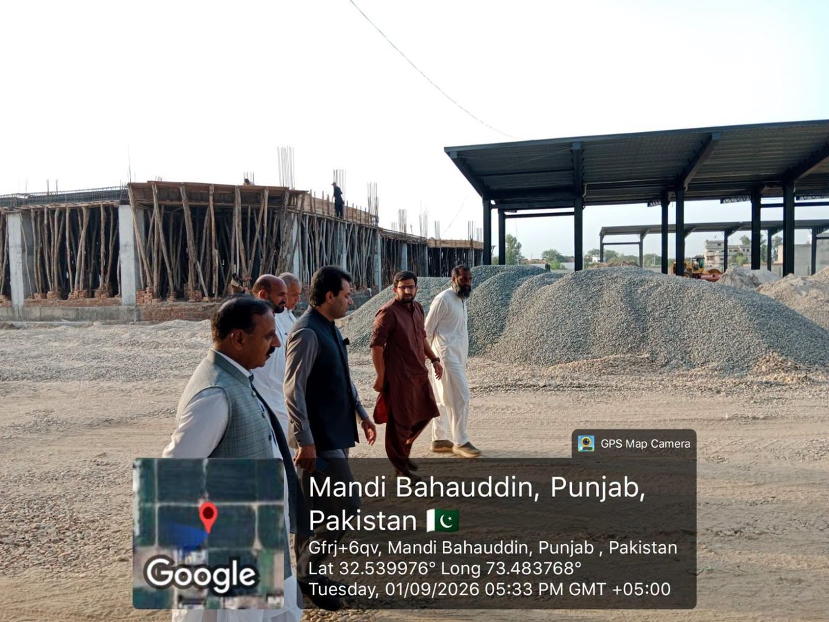 dcmbdin's tweet photo. ڈپٹی کمشنر عدیل حیدر نے زیر تعمیر نئے لاری اڈہ کا دورہ کیا اور جاری تعمیراتی و ترقیاتی کاموں کا جائزہ لیا۔

ڈپٹی کمشنر نے کام کے معیار، رفتار اور منصوبے کی تکمیل سے متعلق امور کا بھی جائزہ لیا۔ https://t.co/MnvyzHujqJ