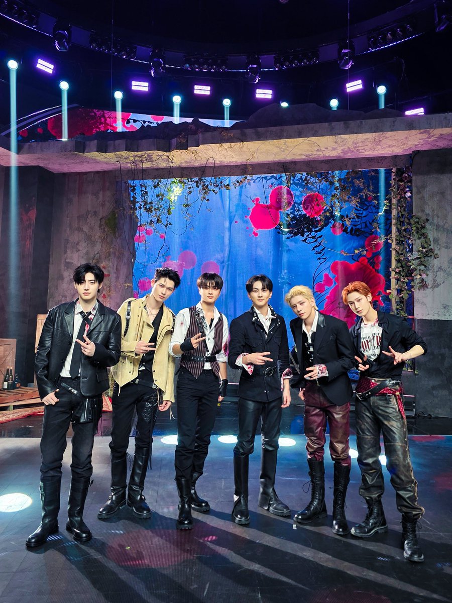 EN7ernally's tweet photo. “it was amazing just to see our name on the 'billboard 200,' but achieving first place feels extraordinary. above all, we thank our engene for always sending us such passionate support. we will cherish this moment for a long time, but we will not rest on our laurels; instead, we will work hard to show you even better music and performances.” - enhypen 

https://t.co/xlxs7hNpQz

🥹🥹🥹🤍