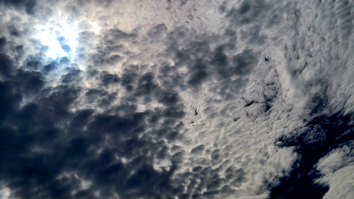 hirozephyrus's tweet photo. 続～素敵な空と雲✨ https://t.co/Qgbag4kTcg