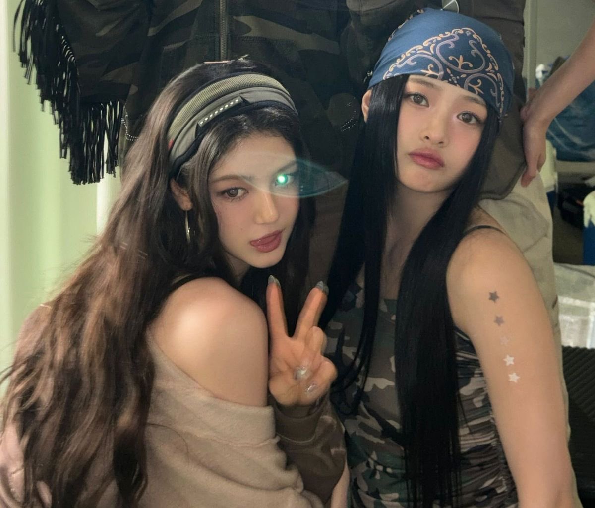 jeans4sho's tweet photo. these baddies 🚬 https://t.co/wm1X4yHUnb