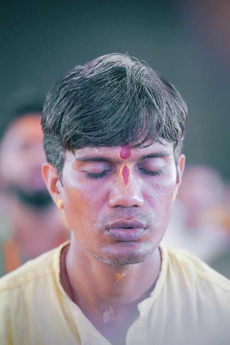bageshwardham's tweet photo. बागेश्वर धाम पीठ में द्वितीय दिवस आत्म शुद्धि ध्यान शिविर में साधना, ध्यान और आध्यात्मिक ऊर्जा का दिव्य संगम देखने को मिला। शांत वातावरण में एकाग्र मन से साधकों ने भीतर की सकारात्मकता जागृत कर जीवन में नई दिशा और नई प्रेरणा का अनुभव किया। https://t.co/qJTTDQfkdr