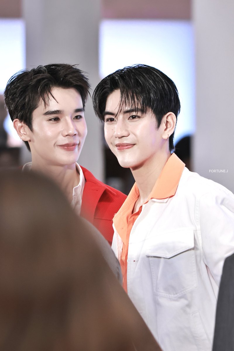 FORTUNEn__'s tweet photo. น้องแงว😺มีเจ้าของมาคุมด้วย 
น่าร๊ากกกก

#BlackmoresFizzersxJimmySeaNamtan 
#jimmyyjp #sea_tawinan
#FortUNepix https://t.co/8xXkALKCuJ