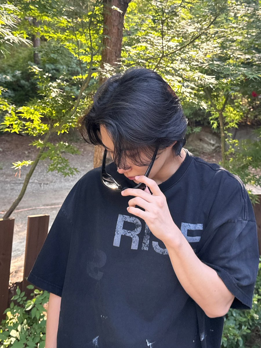 coupslovre's tweet photo. jeonghaniyoo_n 📸☀️🍃 https://t.co/LlXHhxU9NW