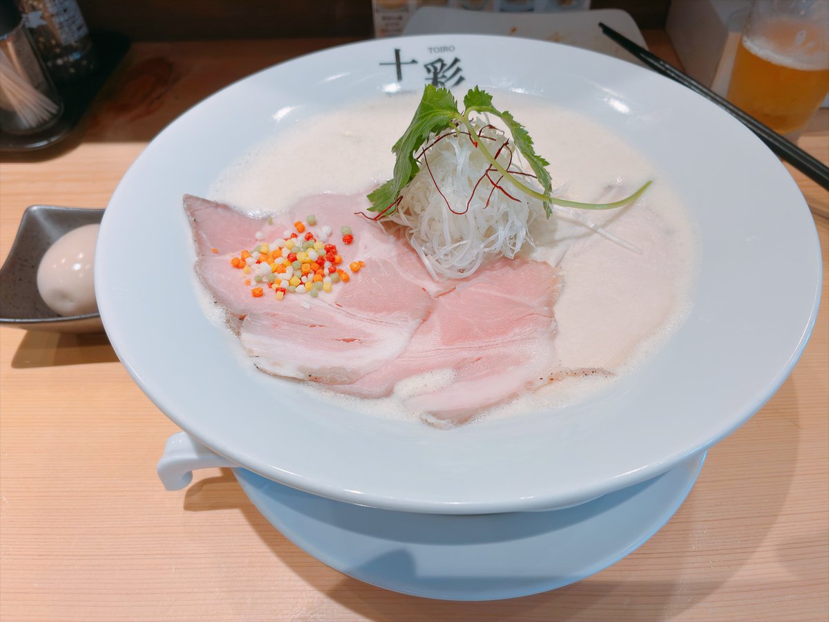 UxWi4's tweet photo. 冷やしが売り切れてたから久しぶりに

愛知県津島市
らぁ麺十彩
泡白湯らぁ麺+味玉(ポイントサービス)+炙りチャーシュー+瓶ビール

ご馳走様でしたー！✨🙏 https://t.co/nzuK6DlLjT