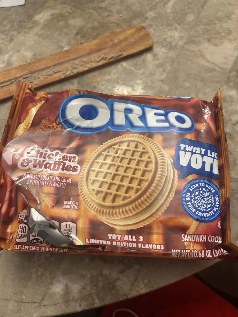 trollanese's tweet photo. You LITERALLY cannot make this shi up 😭🥀 Bought it though shi is bussing https://t.co/06sGzDjuqz