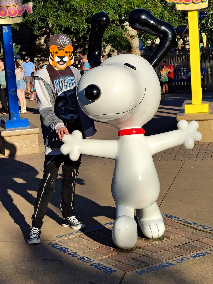 SillySylas48's tweet photo. @RailroadRaccoon Ahhh I was just there a few days ago!!  Hope you have fun looks a lot less busy than the 2 days I went x3 https://t.co/pj0wxCuT78