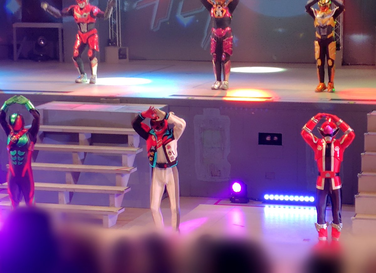 trionigirin's tweet photo. 後半はちゃんと踊ってるよ。なんかポーズちょっと違うけど笑 https://t.co/KdJ4KaQsK6