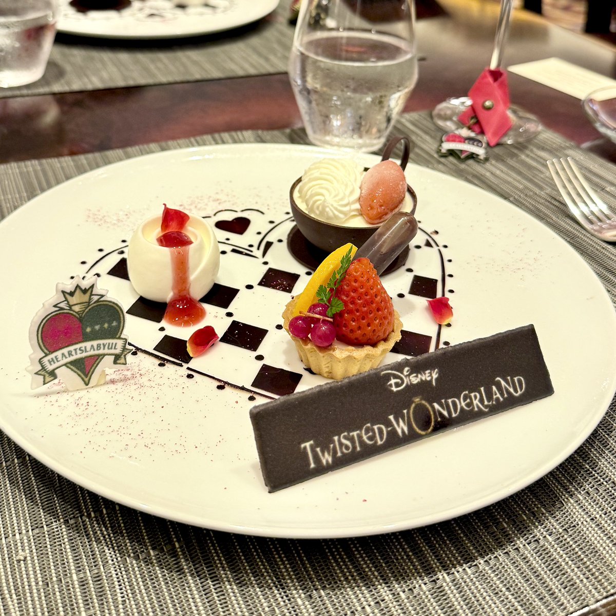 icingcookies_m's tweet photo. エンパイアグリル行ってきた
いでよ大釜！！

これから行かれる方へ
A4クリアファイルより大きいです https://t.co/lebHTS7VKu