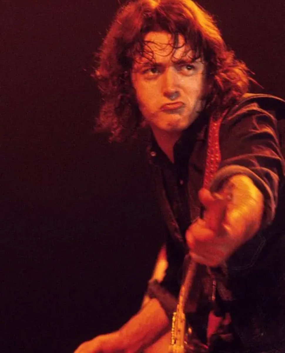 Lady_Rock_11's tweet photo. Rory Gallagher 
Walk On Hot Coals
https://t.co/eWLThY3Jyf https://t.co/rPhi2icIiM
