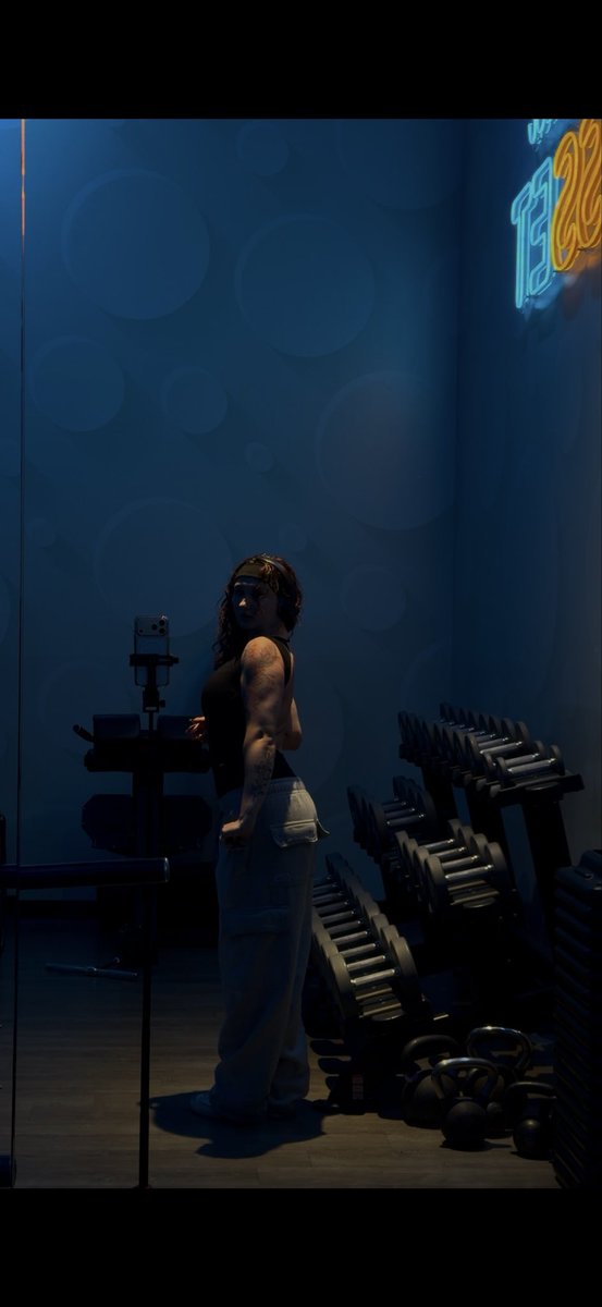 Julianad0405's tweet photo. Upper body day 🤪 https://t.co/f2uVx1PgAE