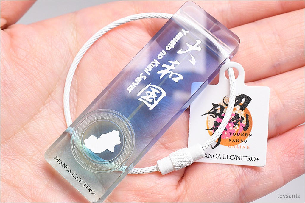 toysanta's tweet photo. ＼✨新商品案内 2026年9月2日(水)✨／

☑️刀剣乱舞ONLINE 対大侵寇防人作戦サーバーアクリルチャーム #トイズキャビン
https://t.co/99pvksvUJw
ゲーム内イベントに登場したアイテムをイメージした商品です🎶
表面は彫刻×プリントで表現。ワイヤーが横向きに入っていてバッグ等にも着けやすいです‼️
全種ロゴプレート付き‼️
サイズはこんな感じです📷
#ガチャガチャ #カプセルトイ #トイサンタ
