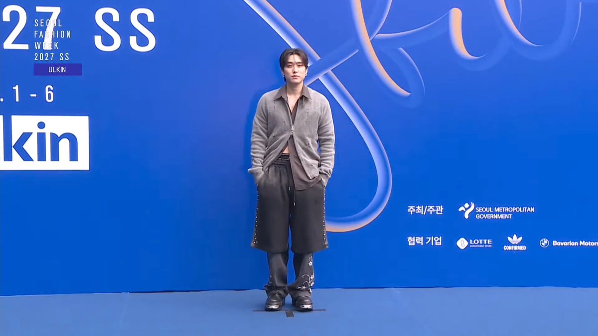 deobimom's tweet photo. #JACOB #제이콥 at the seoul fashion week today with ULKIN

#THEBOYZ #더보이즈 https://t.co/gckLkhZePR
