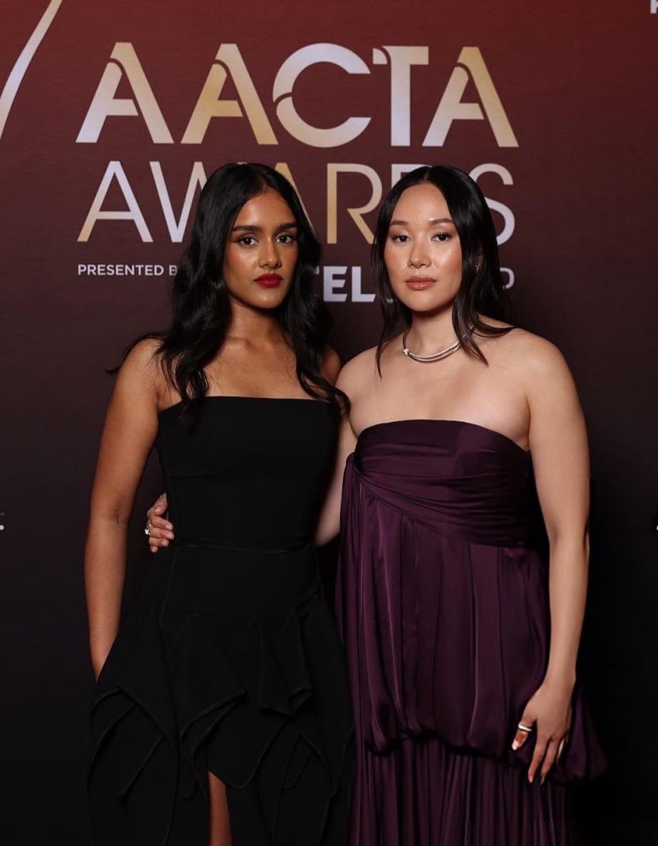 vampvadi's tweet photo. HELLO YERIN HA AND SHABANA AZEEZ PRESENTED AN AWARD TOGETHER??? https://t.co/Dcs5pOh5pW