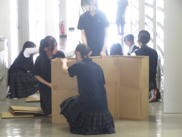 honjohighschool's tweet photo. クラスでは、#文化祭の準備 が行われていました。今年の一年生は、全クラスが #演劇 を行います。セリフや演技の練習以外にも、大道具、衣装や小道具、装飾パネルの作成と多くの仕事に分担して取り組んでいます。 https://t.co/kyqGZPwPpG