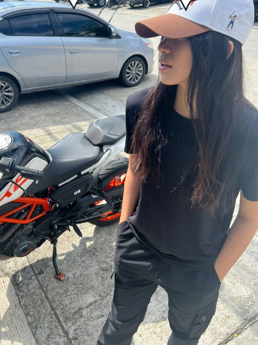 snoopyaiah's tweet photo. but like can we talk about how extra pogi si aiah kapag suot niya ‘yung jordan cap niya noon? 🥹 i’ll explode if ever isuot niya ‘to ulit https://t.co/uMPfM1wVJU