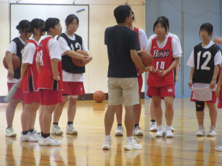 honjohighschool's tweet photo. 体育館では、#女子バスケットボール部 が練習試合をしていました。
女バスは、夏の大会では #地区予選Aブロック で #３位 となりました。Aブロックは、強豪校が多く、その中での３位は価値あることだと思います。これからも頑張ってください。 https://t.co/LrMHVE8OjP