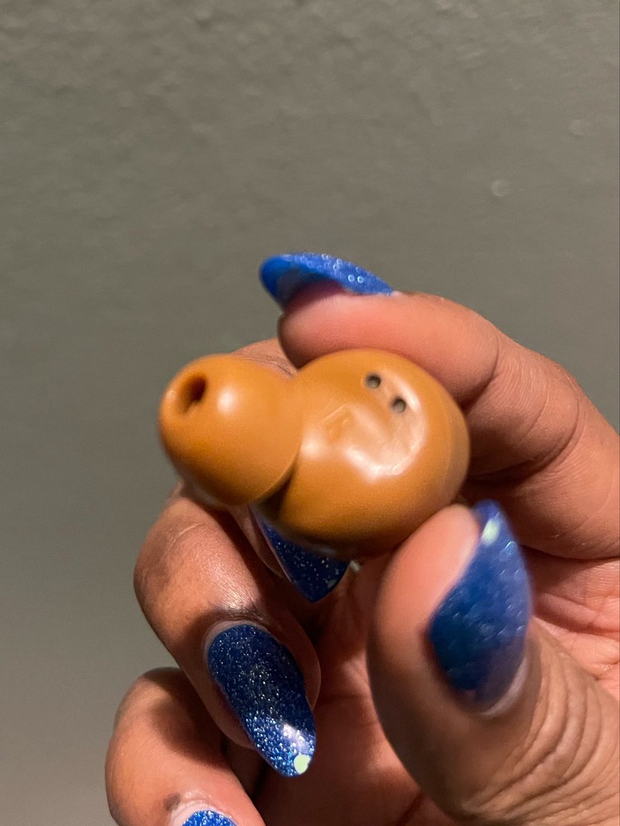DXLIV_'s tweet photo. Ik ya’ll apple warriors but these buds survived being out on my lawn for a week (lost a bud and found it randomly) in the rainy season, sweaty workout seasons &amp; just survived dropping in some bleach water😭.Almost a year now and they work PERFECTLY https://t.co/3chkXBMyoz