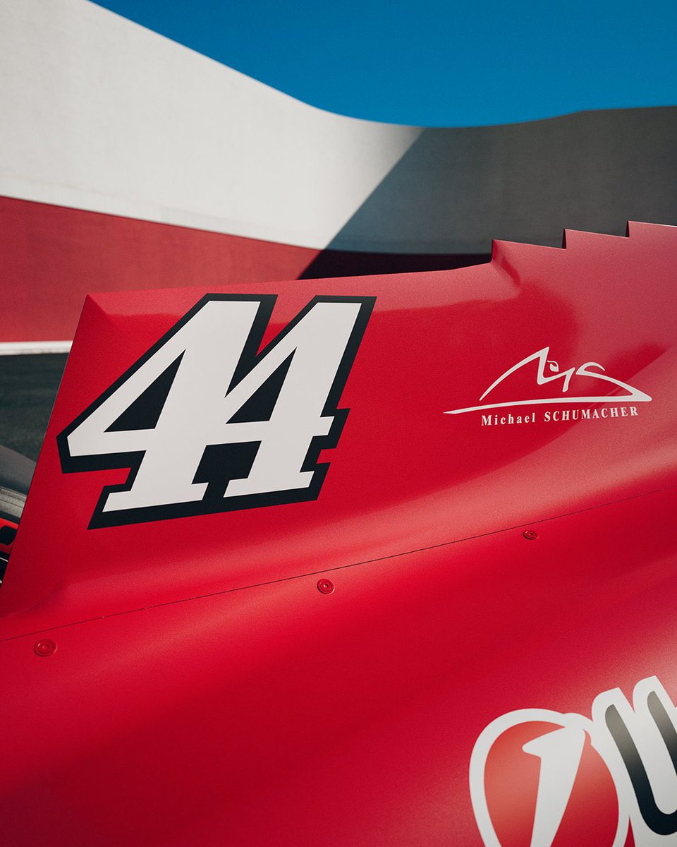 Davidebatti7's tweet photo. Lewis Hamilton versione Monza 2026.
Quanto mancava la scritta Ferrari sull’allettone?
Solo per questa gara ma godiamocelo e speriamo di vederlo in testa.
Forza Ferrari ❤️
#ferrari #f1 https://t.co/seaLiFA381