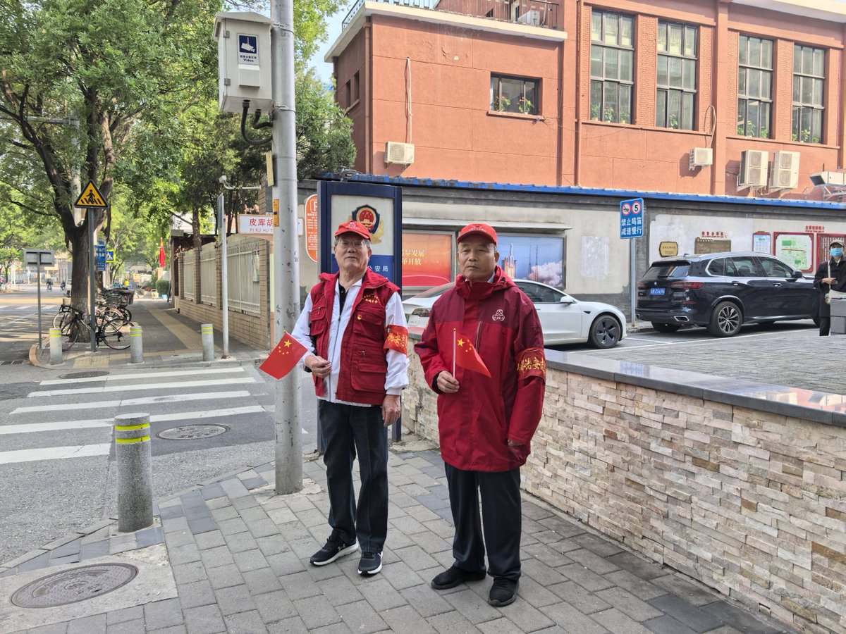 _Ah_Gun's tweet photo. [周末社区公益市集来啦！闲置置换、手工好物、免费义诊全安排，下楼就能逛，还能认识邻里街坊，本周六9点社区小广场，不见不散～]， https://t.co/xs6gRM80bq