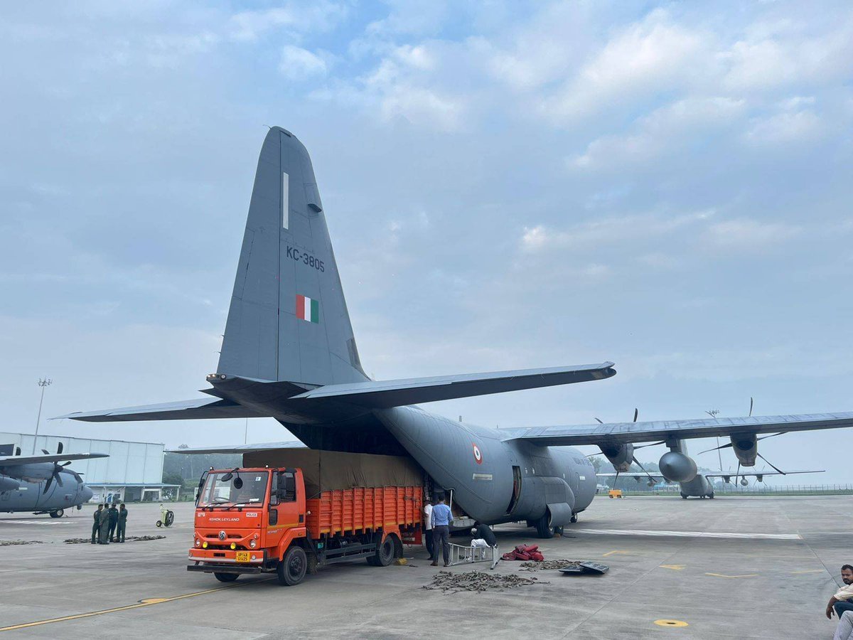 DDIndialive's tweet photo. #Nepal relief effort continues
5th Indian Air Force aircraft, a C-130J took off carrying 12 tonnes of relief supplies including medicines and a eleven member rescue team.
#Nepal #HADR #HADROps #IndiaNepal #NeighbourhoodFirst
@DefenceMinIndia @SpokespersonMoD
@HQ_IDS_India @adgpi @indiannavy @NDRFHQ @MEAIndia @IndiaInNepal @PIB_India @air_veterans