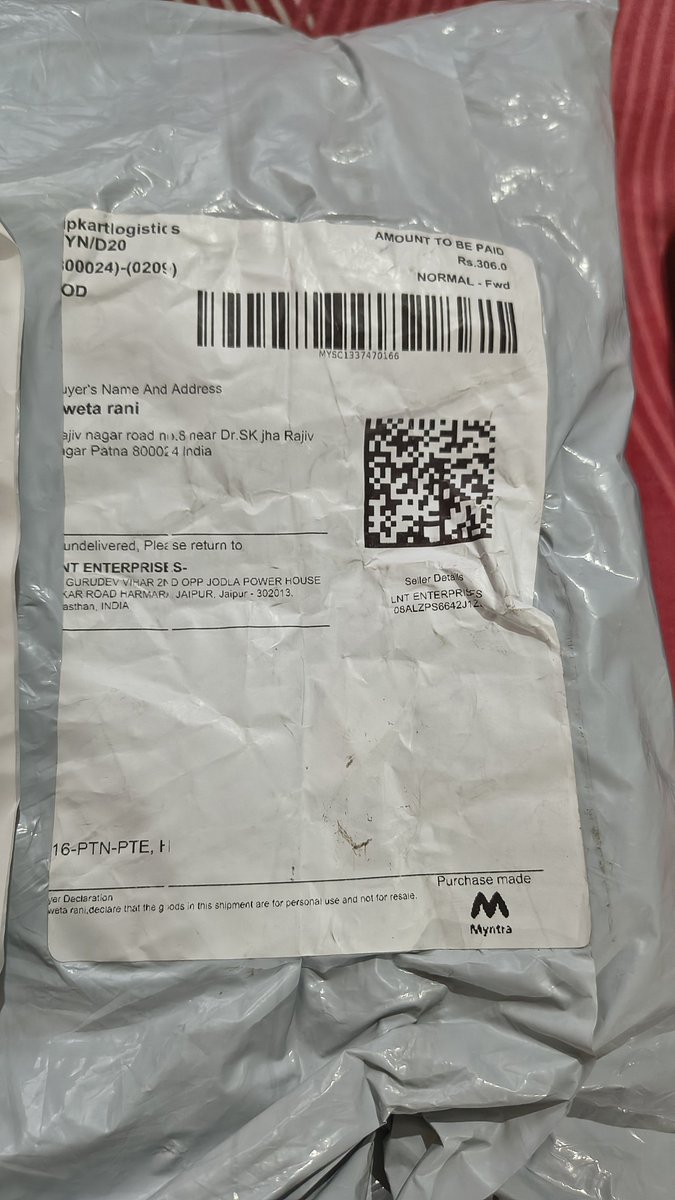 SkillerRoy's tweet photo. @MyntraSupport @myntra Ordered item with invoice value ₹238, billed ₹306 on the package label. Customer support kept on hold for 15 mins with no resolution. Need difference refunded.
Pure SCAM!! https://t.co/92FozTejkm
