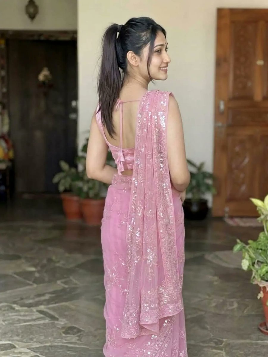 VelvetFent's tweet photo. Simple, graceful, and beautifully pink. https://t.co/2yapzFRcoN