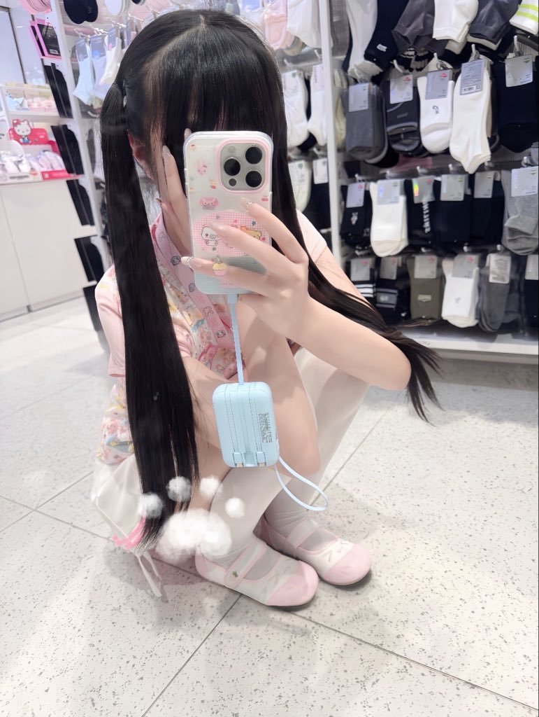 angliz835's tweet photo. 有人想锐评一下我自己12岁的福嘛   🥹                                               

赶紧看，我要删了……

来就给 https://t.co/fR8vXXzURJ