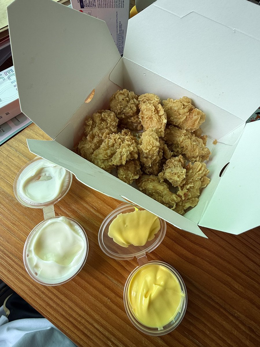 FoodPushLife's tweet photo. Sesame Sauce Buldak Noodles🍝#buldaknoodles 
Fried chicken🍗#Koreanfriedchicken https://t.co/t4jBnDNfFb