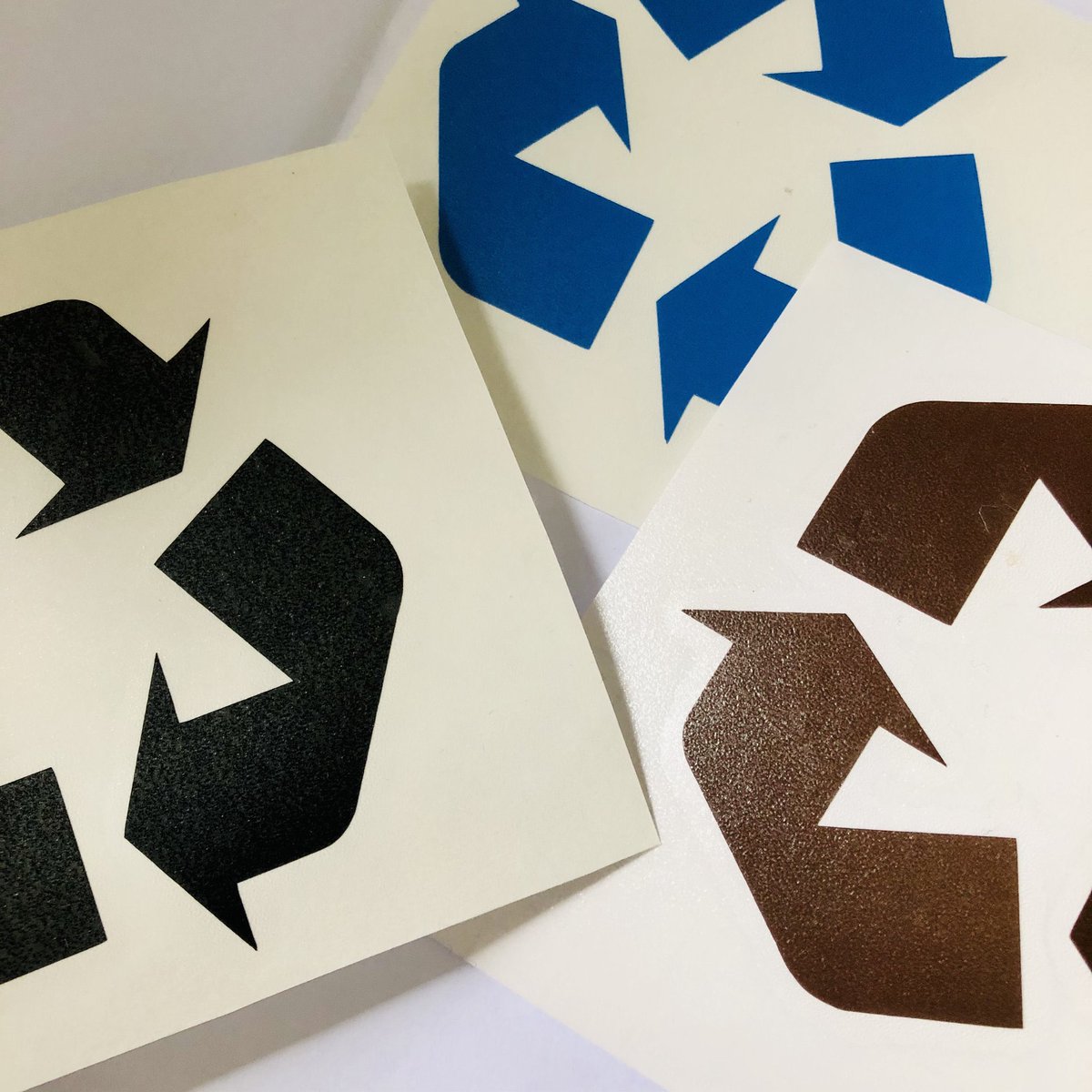 BagsofFavours's tweet photo. Get 20% off our recycling bin labels ♻️
https://t.co/KIyl24gbTO
#earlybiz #eshopsuk #mhhsbd #ukmakers #firsttmaster #craftbizparty #giftideas #shopindie #elevenseshour #etsy #vinylstickers https://t.co/o9JQBPyRjx