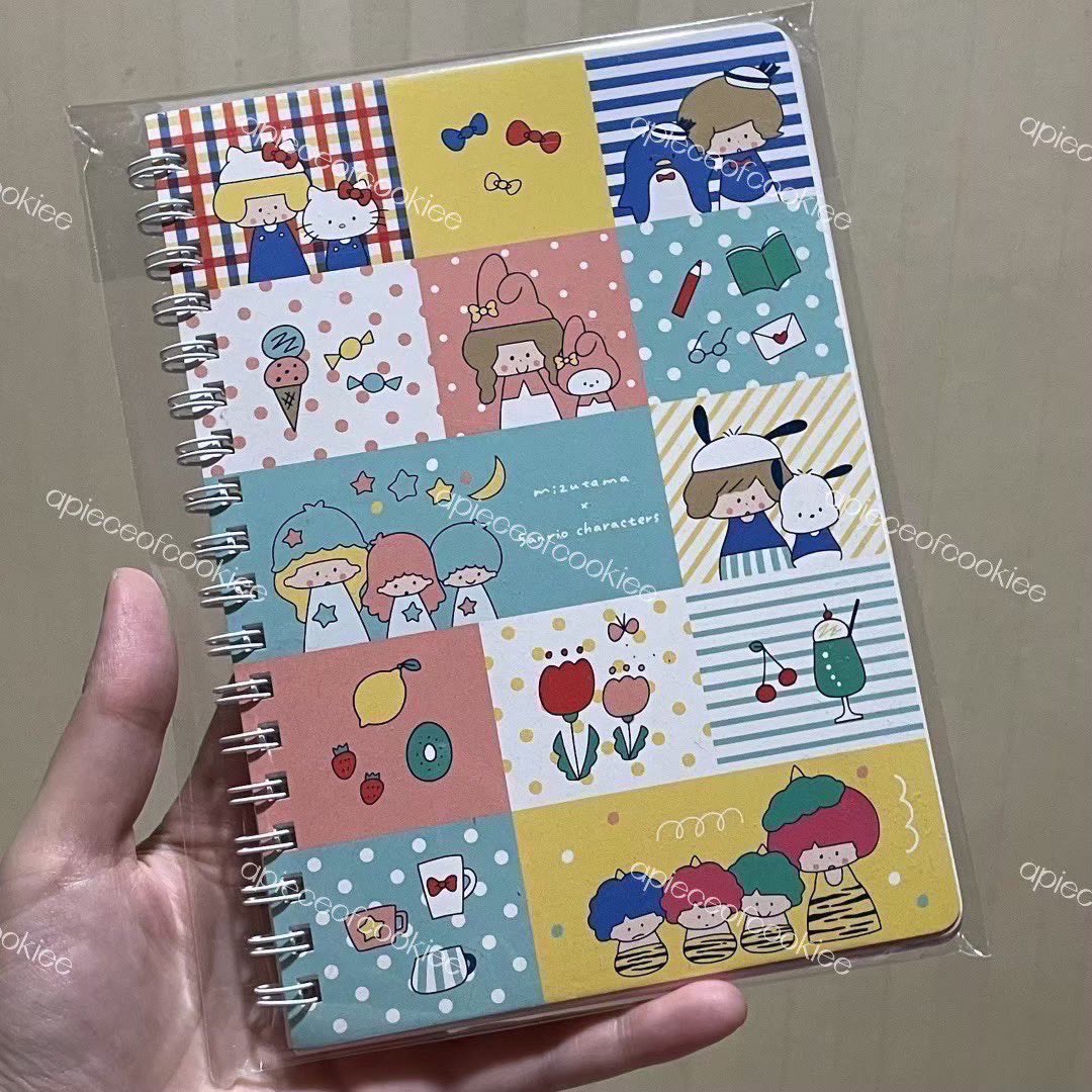 apieceofcookiee's tweet photo. ของใหม่ | พร้อมส่ง | Sanrio
แบรนด์ Mizutama x Sanrio ขนาด A6 (60 sheets)
.
เล่มละ 150
📦รวมส่ง
.
#ตลาดนัดซานริโอ้ #ตลาดนัดsanrio #ตลาดนัดซานริโอ้ https://t.co/IMsDdaZlcJ