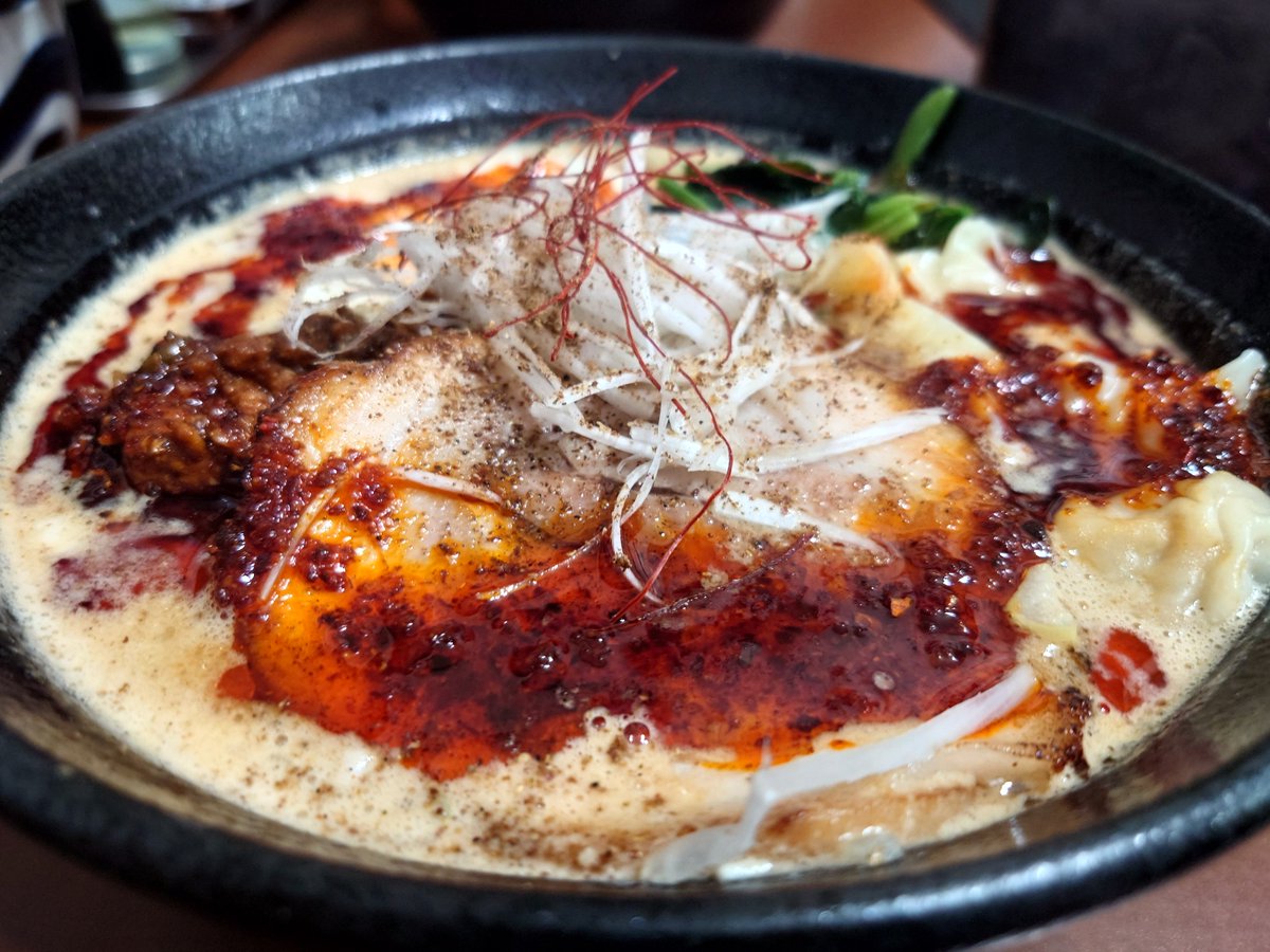 02401198z's tweet photo. 昨晩おうかがいした
「豚粉屋」さん
美味しかった
特製担々麺 辛口
餃子も美味しかった！ https://t.co/sJ1RUCjY5l