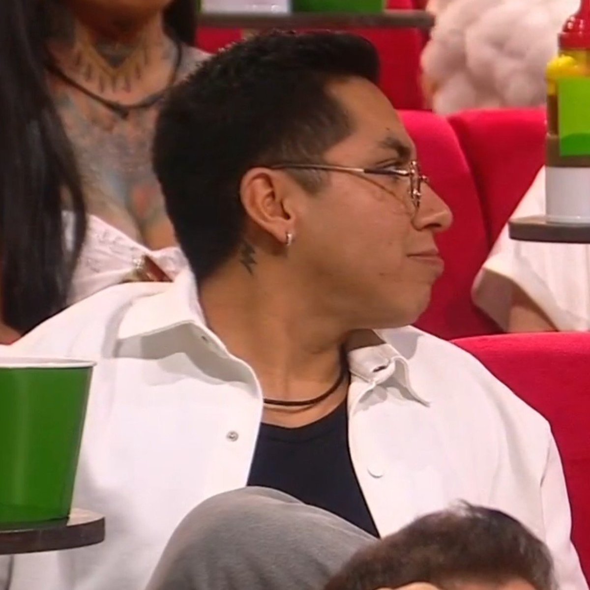 EmZkPr's tweet photo. Este pedazo de mierda sigue ofendiendo a Mariana directamente. No captó el mensaje.

Te vamos a hacer cagada, pinche Shrek asqueroso.

#LaCasaDeLosFamososMx
#LaCasaDeLosFamososMéxico https://t.co/EPRNTHdWfK