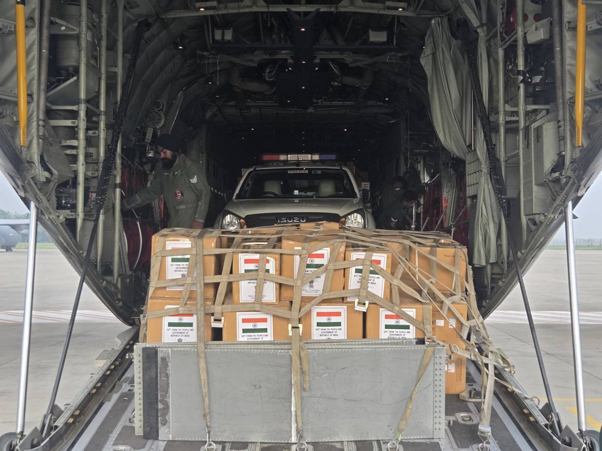 PRODefDehradun's tweet photo. #Nepal relief effort continues….
5th Indian Air Force aircraft, a C-130J took off carrying 12 tonnes of relief supplies including medicines and a eleven member rescue team.
#Nepal #HADR #HADROps #IndiaNepal #NeighbourhoodFirst
@DefenceMinIndia @SpokespersonMoD
@HQ_IDS_India
@adgpi
@indiannavy
@NDRFHQ
@MEAIndia
@IndiaInNepal
@PIB_India
@air_veterans
@suryacommand
@UBArea_IA