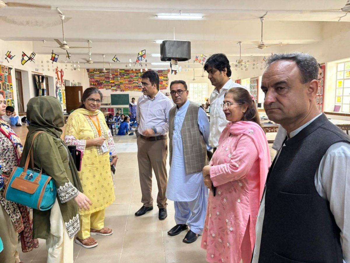 ZindagiTrust's tweet photo. Learning from the ground up.

Representatives from the Government of Balochistan and @UNICEF_Pakistan visited SMB Fatima Jinnah Govt. School and GECE, Hussainabad, to explore how practical, system-level reforms can strengthen public education. 

#ZindagiTrust #Durbeen https://t.co/670O4FhczH