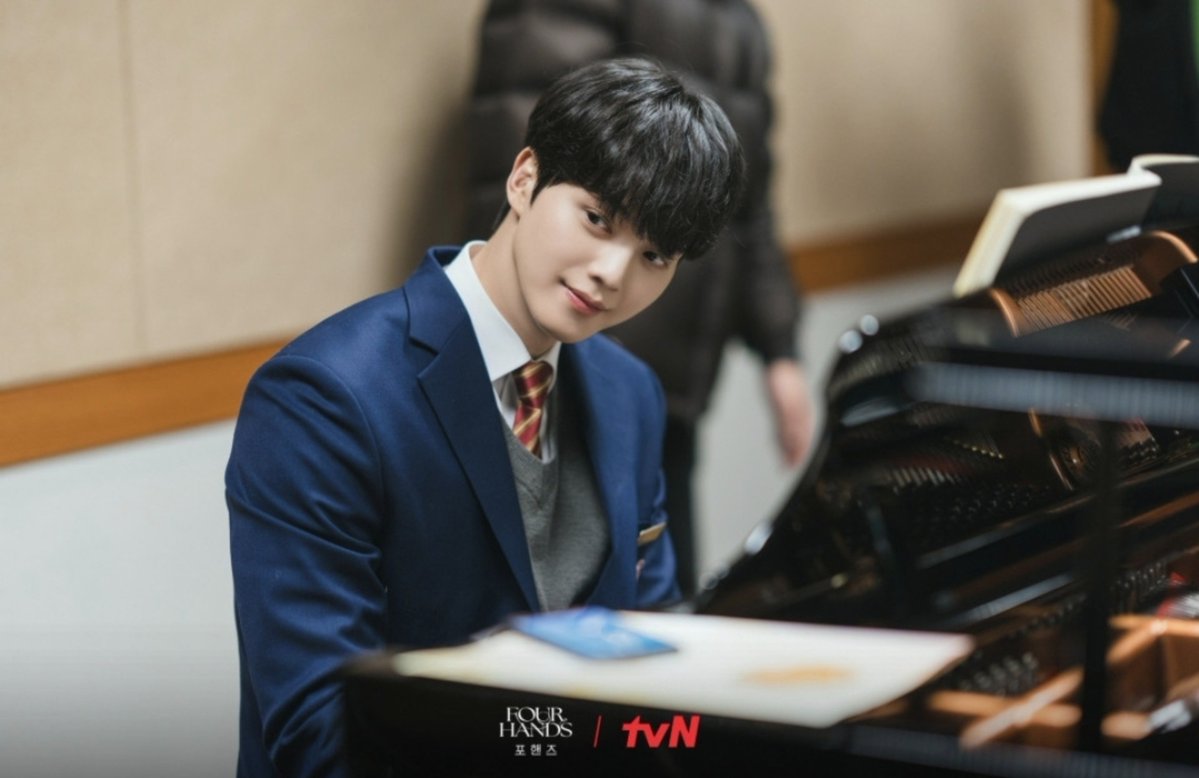 Twinkl2__'s tweet photo. 귀마개 송강비오 넘 귀엽다.... 이러기 있기없기... https://t.co/glDSngSsdR