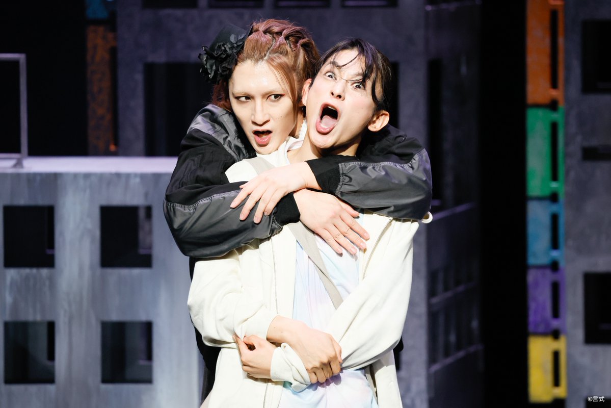 genshiki_info's tweet photo. 言式「とるわよ！」
4/12(日)東京千穐楽公演
シアコンTOWNにて再配信中🎥

ご視聴はこちら☟
https://t.co/jU5toJSrRb
🎫販売期間：9/13(日)23:59まで

来週から #ゲンシキ とるわよ！
京都・石川公演がスタート🎬

梅津瑞樹と橋本祥平が異なる配役を演じる
東京公演をこの機会にお楽しみください✨ https://t.co/9waUkBy8Tn