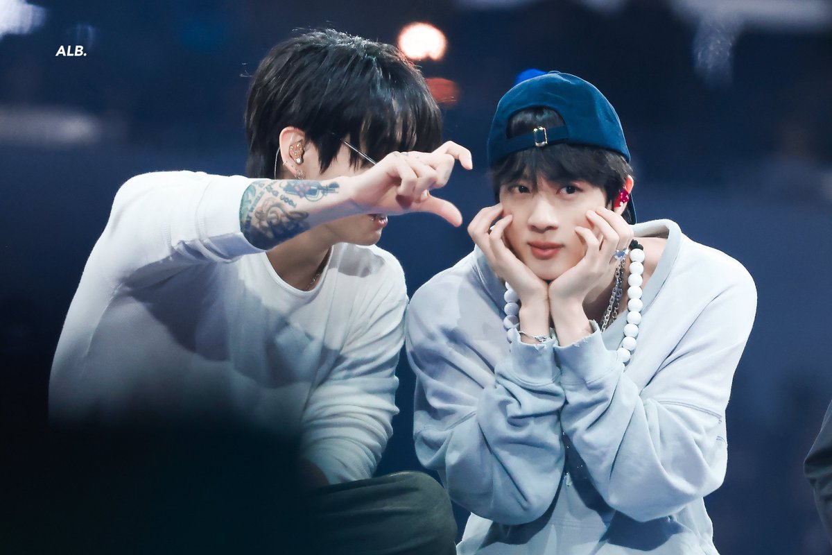ALittleBraver92's tweet photo. 260901 LA 

#방탄소년단진 #김석진 #석진 #진 #BTSJIN #JIN 
#BTS_WORLDTOUR_ARIRANG
@BTS_twt https://t.co/TqvBjx5wO4