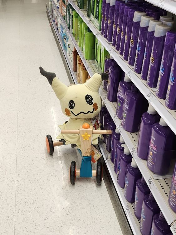 MimikyuSolana's tweet photo. Every great token starts with one weird little guy and zero shame. $MIMIKYU https://t.co/KeamwyVtrP