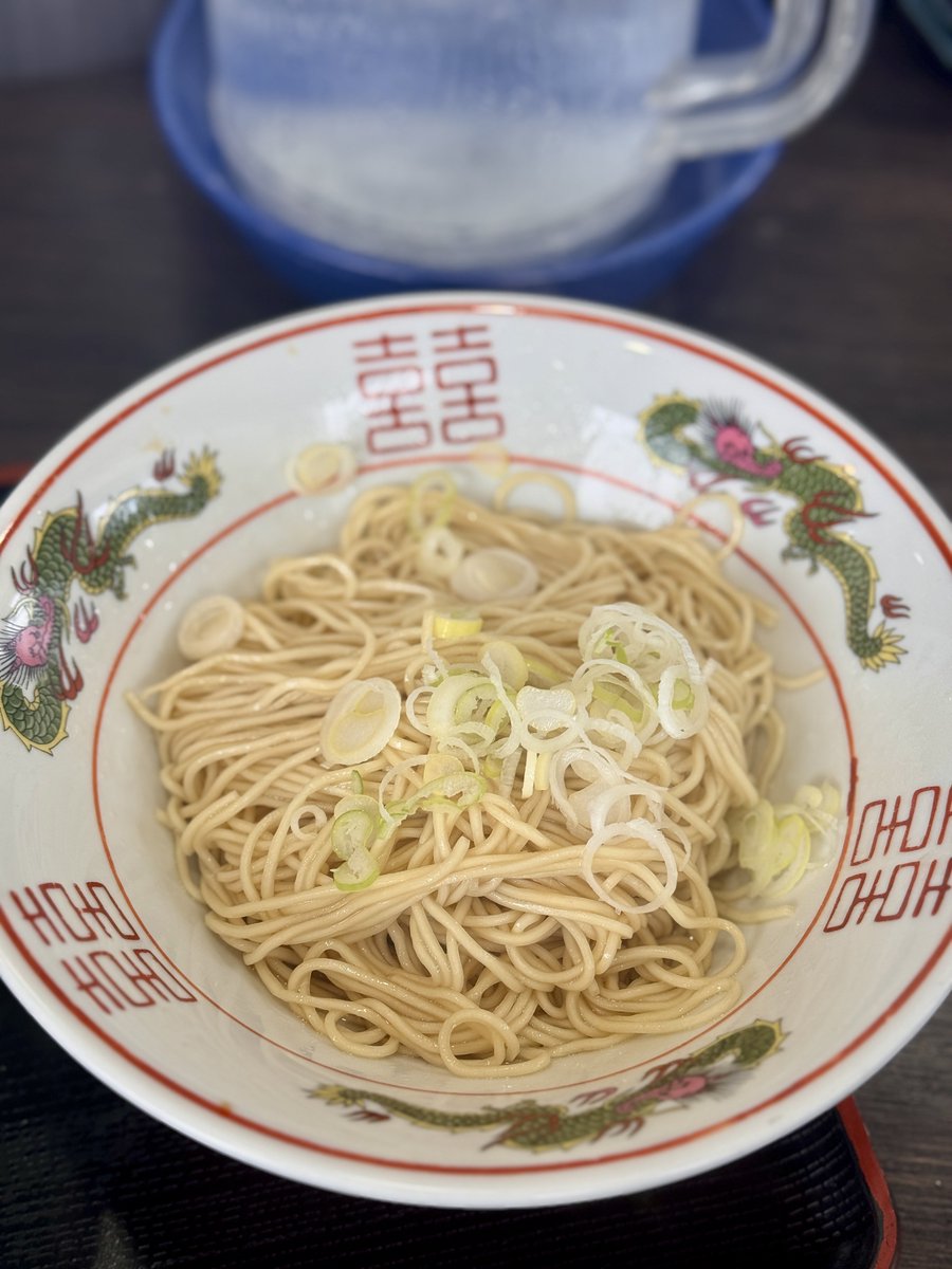 Takeshi71381363's tweet photo. 自家製太麺渡辺 さん

らー麺 （うす味）
味付替玉

いつもより手揉みが強い麺
うす味あっさりスープ

食べ終わったら大満足
時間が経つと、また食べたくなる魔法の味

今日も美味しい🍜ありがとうございました！
ご馳走様でした🙇🏻‍♂️

#自家製太麺渡辺 https://t.co/Fo0BgANqDl