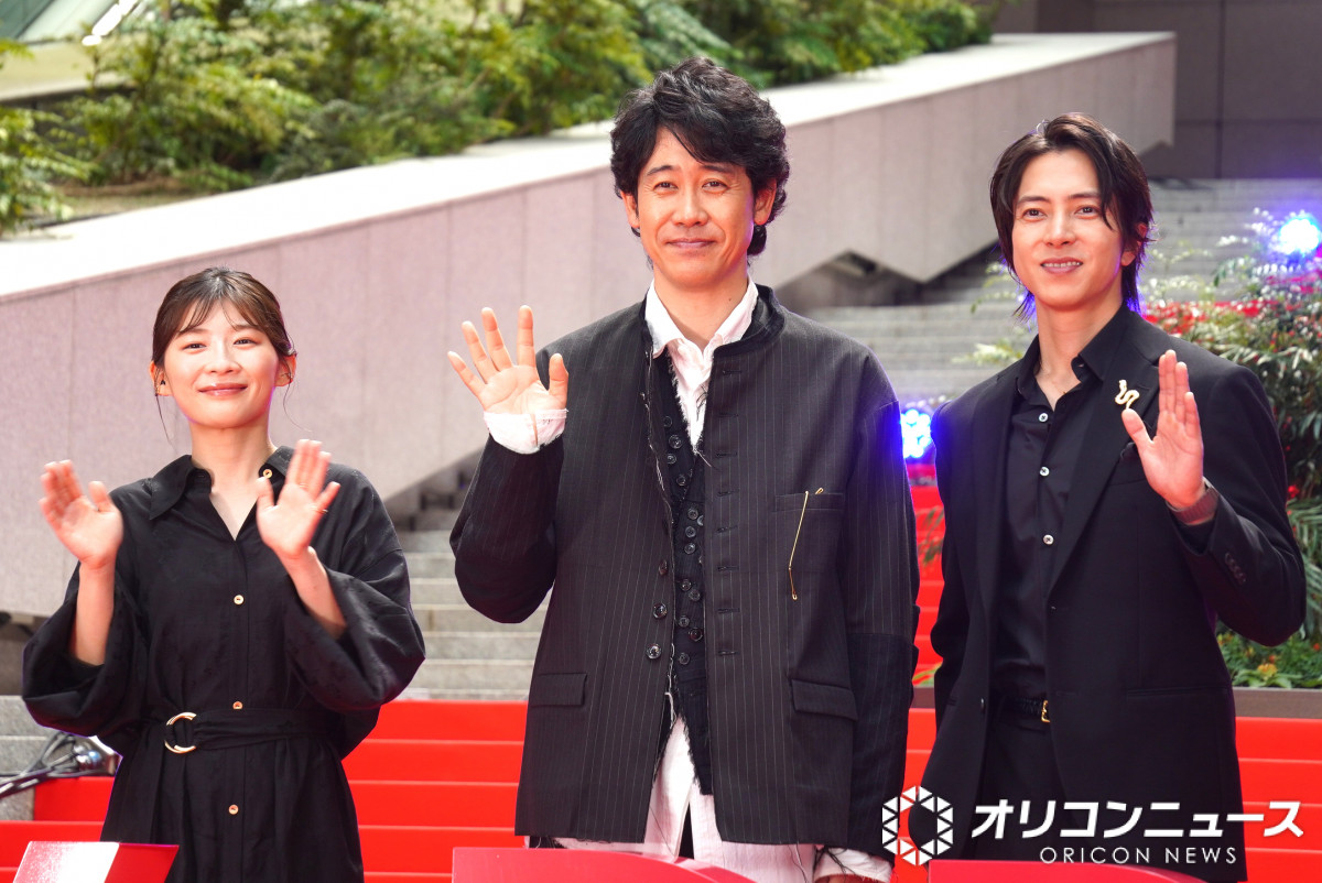 oricon's tweet photo. 日テレ初のドラマ合同イベント
豪華キャストがレッドカーペットに集結❗️
⠀
大泉洋、チ・チャンウク、今田美桜、福士蒼汰
伊藤沙莉、山下智久、志田彩良、風間俊介
https://t.co/twtHAtDErT

水曜ドラマ『メリーベリーラブ』
土曜ドラマ『俺たちの箱根駅伝』
日曜ドラマ『ハイド＆シーク 0秒前の彼女』 https://t.co/ashr72g4NA