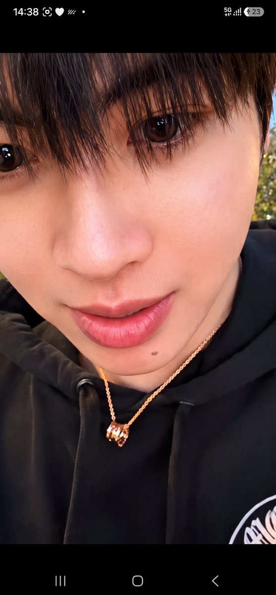 Bahmi180's tweet photo. สวย สวย น่ารัก น่ารัก สวยๆ น่ารากกกกกก วนอยู่อย่างนั้น คือหมายถึงคน หรือ สร้อย ?

TFO HOLA MADRID

#ของขวัญที่มาดริด 

#เติ้ลเฟิร์สวัน #TleFirstone https://t.co/djw4nXCT3p