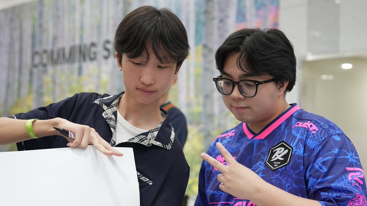pprxteam's tweet photo. us and our fans https://t.co/fQTNKUPloO