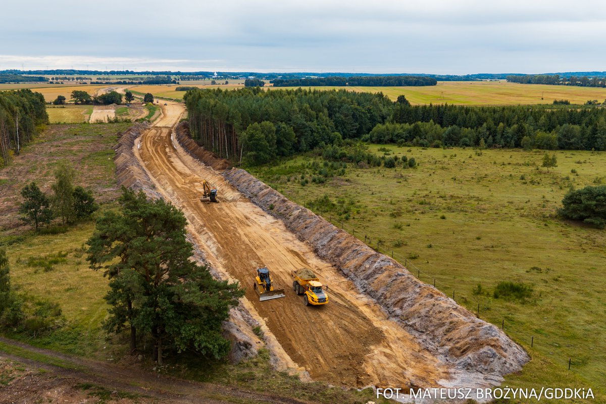 GDDKiA_Gdansk's tweet photo. Widok na postęp prac przy budowie #ostatniamila na odcinku między Lubiatowem i DW213. Nowa droga krajowa do elektrowni powoli nabiera kształtu🛣️⚛️ https://t.co/s5wEglT9tz